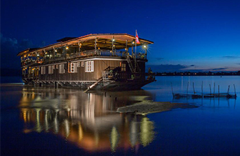 Bateau Vat Phou croisière Champassak temple khmer UNESCO coucher soleil Mékong Laos