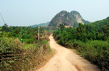 Vang Vieng trek Phathao grotte Tham Hok stalactites piscines naturelles baignade famille