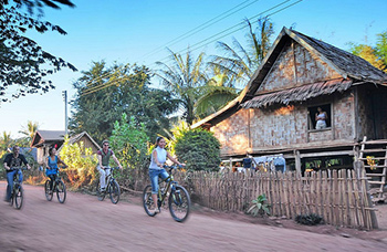 Vélo campagne Nong Khiaw Ban Sob Khan Tai Leu Khamu Hmong Nam Ou karstique Laos