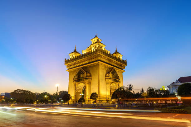 Vientiane arrivée berges Mékong coucher soleil capitale Laos circuit premium ADV